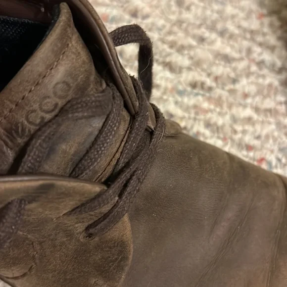 Men’s ECCO waterproof leather rubber sole chukka boots 🥾 size 10